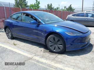 2024 Tesla Model 3 z VIN 5YJ3E1EA1RF848991, wystawiony jako IAAI lot #42433660 z przebiegiem 5 080 mil mil oraz . Historia ofert i sprzedaży dostępna na DreamBid. Obrazek 1.