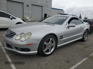 2003 Mercedes-Benz SL 500 z VIN WDBSK75F63F020715, wystawiony jako Copart lot #55695695 z przebiegiem 188 956 mil mil oraz Szkody całkowita. Historia ofert i sprzedaży dostępna na DreamBid. Obrazek 1.