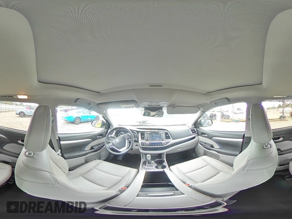 2018 Toyota Highlander SE z VIN 5TDJZRFHXJS821925, wystawiony jako Copart lot #56597305 z przebiegiem 36 232 mil mil oraz Szkoda całkowita • Salvage title. Historia ofert i sprzedaży dostępna na DreamBid. Obrazek 15.