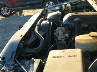 2002 Chevrolet Silverado 1500HD LT с VIN 1GCGK13U22F106947, выставлен на аукционе IAAI как лот 41355023 с пробегом 99 073 миль миль и . История ставок и продаж доступна на DreamBid. Изображение 13.