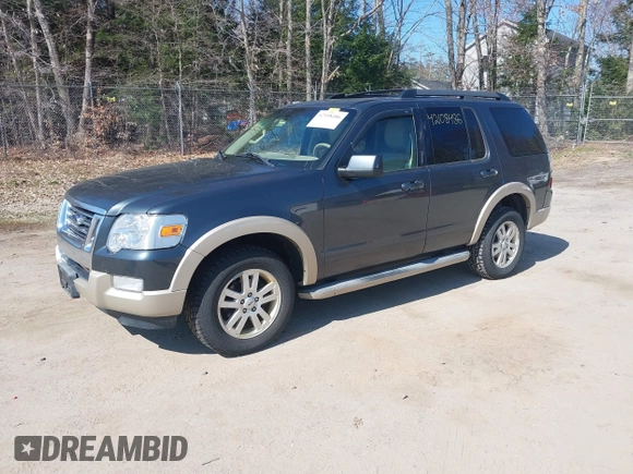 2010 Ford Explorer Eddie Bauer z VIN 1FMEU7EE1AUA97772, wystawiony jako IAAI lot #42108486 z przebiegiem 242 520 mil mil oraz . Historia ofert i sprzedaży dostępna na DreamBid. Obrazek 2.