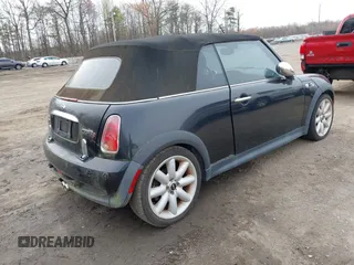 2006 MINI Convertible S с VIN WMWRH33536TL93425, выставлен на аукционе IAAI как лот 41950272 с пробегом Не указан миль и . История ставок и продаж доступна на DreamBid. Изображение 4.
