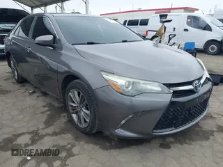 2015 Toyota Camry XLE z VIN 4T1BF1FK1FU873789, wystawiony jako IAAI lot #42488502 z przebiegiem 153 132 mil mil oraz . Historia ofert i sprzedaży dostępna na DreamBid. Obrazek 1.
