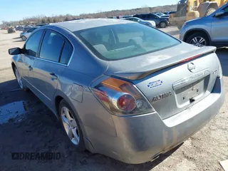 2008 Nissan Altima 2.5 S with VIN 1N4AL21E58N453746, listed as a IAAI auction lot 41738643 with 180,421 mi miles. Bid and sale history available at carsss.com. Image 3.
