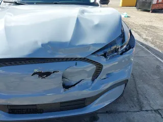 2024 Ford Mustang Mach-E Select с VIN 3FMTK1R47RMA03731, выставлен на аукционе IAAI как лот 41778026 с пробегом Не указан миль и . История ставок и продаж доступна на DreamBid. Изображение 6.