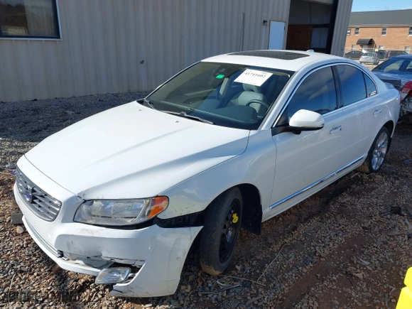 2015 VOLVO S80 T6 with VIN YV1902MB4F1183740, listed as a IAAI auction lot 41741602 with 128,635 mi miles. Bid and sale history available at carsss.com. Image 17.