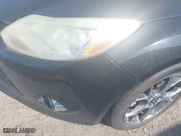 2013 Ford Focus SE with VIN 1FADP3K29DL236993, listed as a IAAI auction lot 41922706 with 162,268 mi miles. Bid and sale history available at carsss.com. Image 6.
