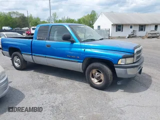 1999 Dodge 1500 z VIN 3B7HC13Y0XG208046, wystawiony jako IAAI lot #42027868 z przebiegiem 188 385 mil mil oraz . Historia ofert i sprzedaży dostępna na DreamBid. Obrazek 1.