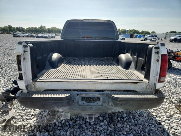 2003 Ford F-150 XL z VIN 2FTRX18WX3CA73133, wystawiony jako Copart lot #58734795 z przebiegiem 197 519 mil mil oraz Szkoda całkowita • Salvage title. Historia ofert i sprzedaży dostępna na DreamBid. Obrazek 6.