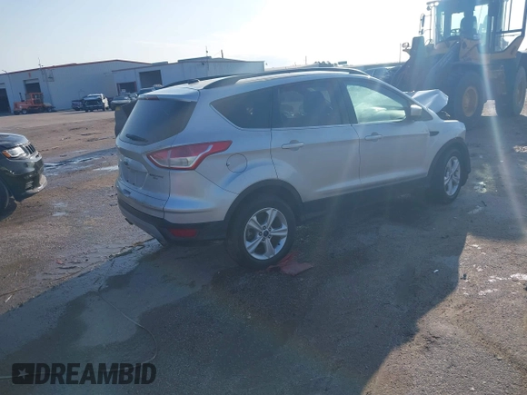 2016 Ford Escape SE with VIN 1FMCU0GX6GUC41452, listed as a IAAI auction lot 39369447 with 235,434 mi miles and . Bid and sale history available at carsss.com. Image 4.