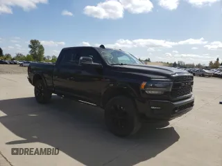 2020 Ram 2500 Limited z VIN 3C6UR5SL0LG273751, wystawiony jako Copart lot #52580975 z przebiegiem 101 615 mil mil oraz Szkoda całkowita • Salvage title. Historia ofert i sprzedaży dostępna na DreamBid. Obrazek 4.