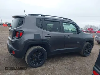 2018 Jeep Renegade Latitude z VIN ZACCJBBBXJPH73509, wystawiony jako IAAI lot #41953610 z przebiegiem 66 467 mil mil oraz . Historia ofert i sprzedaży dostępna na DreamBid. Obrazek 14.