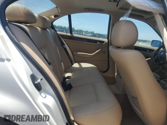 2005 BMW 3 Series 325i z VIN WBAEV33455KW18334, wystawiony jako Copart lot #57712465 z przebiegiem 157 576 mil mil oraz Szkoda całkowita • Salvage title. Historia ofert i sprzedaży dostępna na DreamBid. Obrazek 10.