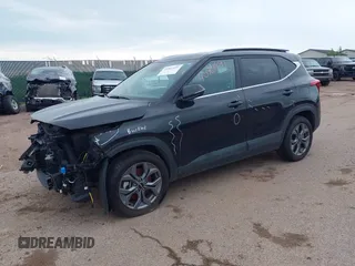 2024 Kia Seltos S z VIN KNDEUCAA9R7469448, wystawiony jako IAAI lot #40961491 z przebiegiem 26 742 mil mil oraz . Historia ofert i sprzedaży dostępna na DreamBid. Obrazek 17.