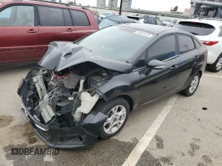 2015 Ford Fiesta SE z VIN 3FADP4BJ4FM176233, wystawiony jako Copart lot #58554475 z przebiegiem Nie podano mil oraz Szkoda całkowita • Salvage title. Historia ofert i sprzedaży dostępna na DreamBid. Obrazek 1.