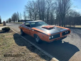 1971 Dodge Charger z VIN WH2301A195620, wystawiony jako Copart lot #46742855 z przebiegiem 32 389 mil mil oraz Czysty tytuł • Clean title. Historia ofert i sprzedaży dostępna na DreamBid. Obrazek 1.