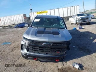 2025 Chevrolet Silverado 1500 LT Trail Boss with VIN 3GCUKFED7SG169683, listed as a IAAI auction lot 42070492 with 3,800 mi miles and . Bid and sale history available at DreamBid. Image 13.