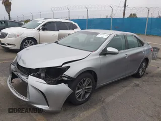 2015 Toyota Camry XLE z VIN 4T1BF1FK2FU484448, wystawiony jako IAAI lot #41798583 z przebiegiem 84 985 mil mil oraz . Historia ofert i sprzedaży dostępna na DreamBid. Obrazek 18.