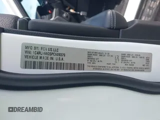 2023 Jeep Grand Cherokee Altitude z VIN 1C4RJHAG5PC609379, wystawiony jako IAAI lot #41599379 z przebiegiem 16 151 mil mil oraz . Historia ofert i sprzedaży dostępna na DreamBid. Obrazek 9.