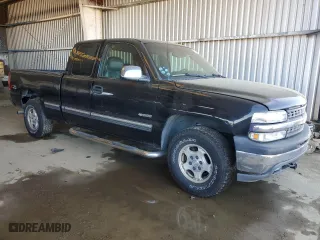 2001 Chevrolet Silverado 1500 LT with VIN 1GCEK19T41Z151844, listed as a Copart auction lot 45010735 with 328,563 mi miles and Salvage Title. Bid and sale history available at carsss.com. Image 4.