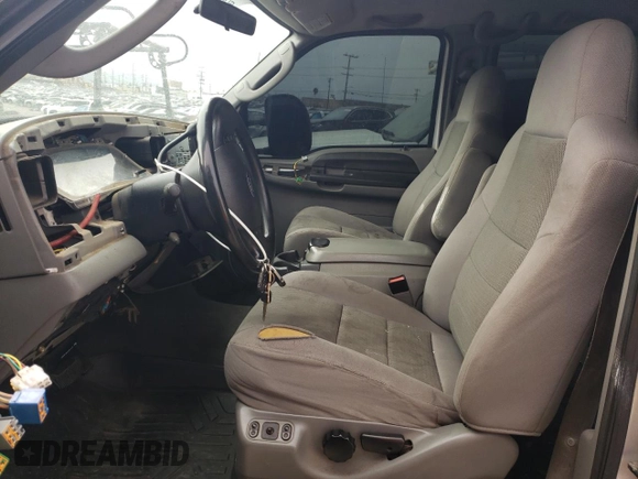 2005 Ford F-250 with VIN 1FTSW20Y35EB21950, listed as a Copart auction lot 45047195 with 190,951 mi miles and Salvage title. Bid and sale history available at DreamBid. Image 7.