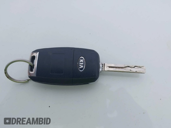 2015 Kia Sportage LX with VIN KNDPB3AC3F7704065, listed as a IAAI auction lot 41932317 with 172,338 mi miles and . Bid and sale history available at carsss.com. Image 11.