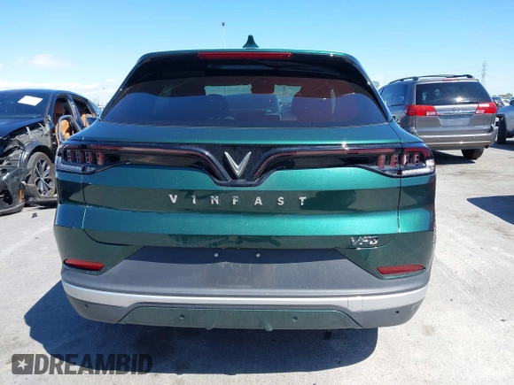 2023 VinFast VF 8 Eco z VIN RLLV1AEB4PH002385, wystawiony jako IAAI lot #41949184 z przebiegiem 9671 mil mil oraz . Historia ofert i sprzedaży dostępna na DreamBid. Obrazek 17.