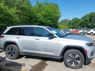 2024 Jeep Grand Cherokee с VIN 1C4RJYB67R8516567, выставлен на аукционе IAAI как лот 42549116 с пробегом 43 307 миль миль и . История ставок и продаж доступна на DreamBid. Изображение 13.
