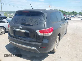 2015 Nissan Pathfinder SL z VIN 5N1AR2MM2FC683874, wystawiony jako IAAI lot #42565908 z przebiegiem 82 352 mil mil oraz . Historia ofert i sprzedaży dostępna na DreamBid. Obrazek 4.