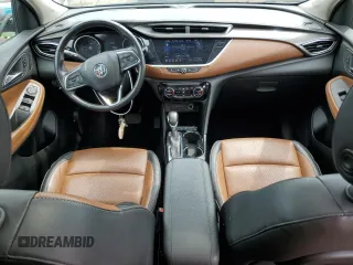 2021 Buick Encore GX Essence z VIN KL4MMGSL6MB154142, wystawiony jako Copart lot #54700345 z przebiegiem 86 638 mil mil oraz Czysty tytuł • Clean title. Historia ofert i sprzedaży dostępna na DreamBid. Obrazek 8.