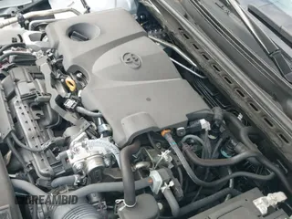 2023 Toyota Camry SE z VIN 4T1G11AK7PU806613, wystawiony jako IAAI lot #43396453 z przebiegiem 43 668 mil mil oraz . Historia ofert i sprzedaży dostępna na DreamBid. Obrazek 20.