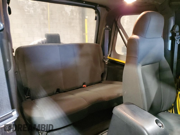 2006 Jeep Wrangler X with VIN 1J4FA39S86P700260, listed as a Copart auction lot 73819814 with 61,768 mi miles and Salvage Title. Bid and sale history available at carsss.com. Image 10.