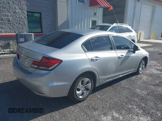 2013 Honda Civic LX z VIN 2HGFB2F5XDH549386, wystawiony jako IAAI lot #39920177 z przebiegiem 126 428 mil mil oraz . Historia ofert i sprzedaży dostępna na DreamBid. Obrazek 4.