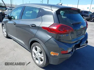 2020 Chevrolet Bolt EV LT z VIN 1G1FY6S05L4135290, wystawiony jako IAAI lot #41598059 z przebiegiem 46 938 mil mil oraz . Historia ofert i sprzedaży dostępna na DreamBid. Obrazek 3.
