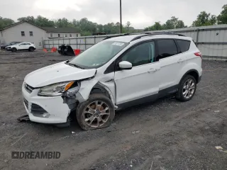 2014 Ford Escape SE z VIN 1FMCU9GX6EUA73152, wystawiony jako Copart lot #57071935 z przebiegiem 144 740 mil mil oraz Szkoda całkowita • Salvage title. Historia ofert i sprzedaży dostępna na DreamBid. Obrazek 1.