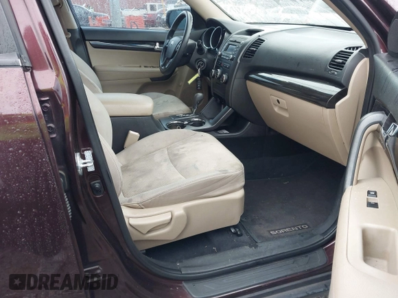 2011 Kia Sorento LX with VIN 5XYKT3A14BG083826, listed as a IAAI auction lot 41549754 with 216,831 mi miles. Bid and sale history available at carsss.com. Image 5.