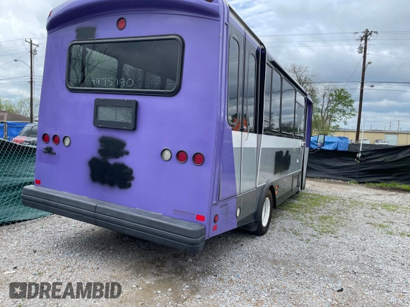 2019 Ford Econoline Cargo with VIN 1FDFE4FS3KDC32108, listed as a Copart auction lot 52462425 with 212,441 mi miles and Clean Title. Bid and sale history available at DreamBid. Image 4.