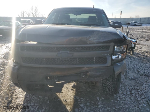2010 Chevrolet Silverado 1500 LT with VIN 1GCSKSE33AZ227309, listed as a Copart auction lot 44761545 with 180,923 mi miles and Clean Title. Bid and sale history available at carsss.com. Image 5.