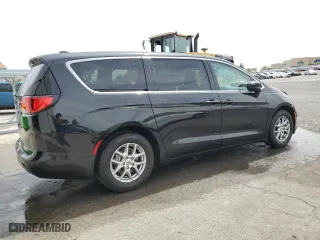 2022 Chrysler Voyager LX with VIN 2C4RC1CG1NR225165, listed as a Copart auction lot 51387225 with 88,971 mi miles and Salvage Title. Bid and sale history available at carsss.com. Image 3.