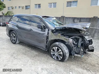 2020 Toyota Highlander XLE with VIN 5TDGZRAH4LS022288, listed as a Copart auction lot 50589795 with 64,994 mi miles and Non Repairable. Bid and sale history available at carsss.com. Image 4.