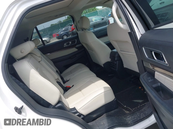 2017 Ford Explorer Platinum z VIN 1FM5K8HT9HGD01300, wystawiony jako IAAI lot #42628364 z przebiegiem 107 191 mil mil oraz . Historia ofert i sprzedaży dostępna na DreamBid. Obrazek 8.