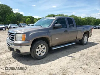 2013 GMC Sierra 1500 SLE z VIN 1GTR2VE79DZ331245, wystawiony jako Copart lot #55836295 z przebiegiem 136 579 mil mil oraz Szkoda całkowita • Salvage title. Historia ofert i sprzedaży dostępna na DreamBid. Obrazek 1.