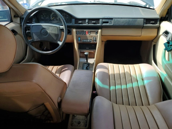 1987 Mercedes-Benz 300 with VIN WDBEB93D1HF041635, listed as a Copart auction lot 53718845 with 285,625 mi miles and Clean Title. Bid and sale history available at DreamBid. Image 8.