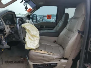 2008 Ford F-350 XL z VIN 1FTWW31518EA06389, wystawiony jako Copart lot #44060945 z przebiegiem Nie podano mil oraz Nie do naprawy • Non repairable. Historia ofert i sprzedaży dostępna na DreamBid. Obrazek 7.