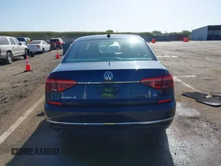 2018 Volkswagen Passat SE z VIN 1VWBA7A3XJC038887, wystawiony jako IAAI lot #42084936 z przebiegiem 62 857 mil mil oraz . Historia ofert i sprzedaży dostępna na DreamBid. Obrazek 16.