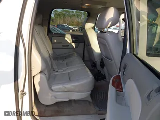 2012 Chevrolet Suburban LT with VIN 1GNSCJE06CR226677, listed as a IAAI auction lot 41403380 with 199,213 mi miles. Bid and sale history available at carsss.com. Image 8.