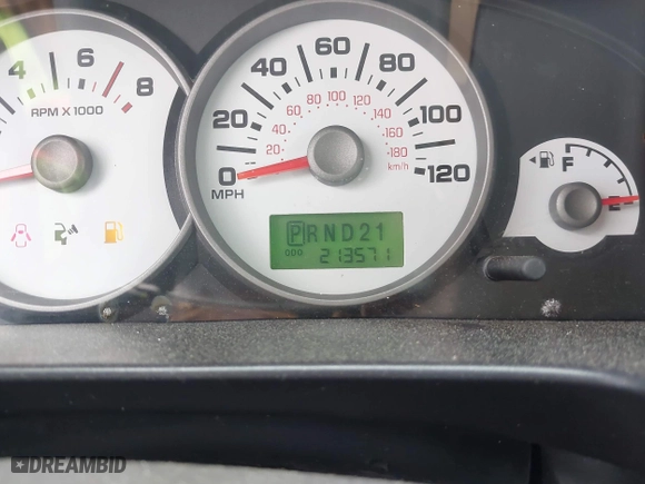 2005 Ford Escape XLT with VIN 1FMYU03155KD75479, listed as a IAAI auction lot 41757864 with 213,571 mi miles. Bid and sale history available at carsss.com. Image 7.