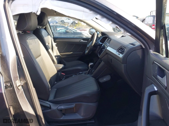 2022 Volkswagen Tiguan SE with VIN 3VV2B7AXXNM175448, listed as a IAAI auction lot 41604877 with 24,587 mi miles. Bid and sale history available at carsss.com. Image 5.