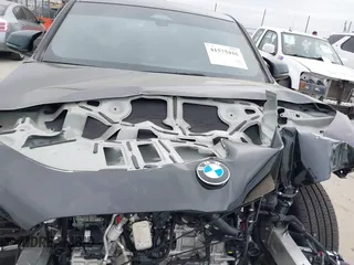 2025 BMW X2 M35i z VIN WBX83GM08S5128489, wystawiony jako IAAI lot #41575416 z przebiegiem 1213 mil mil oraz . Historia ofert i sprzedaży dostępna na DreamBid. Obrazek 18.