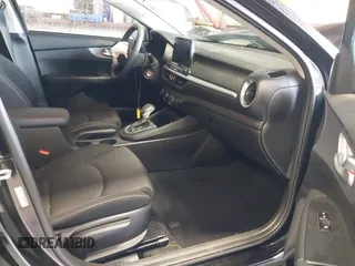 2022 Kia Forte LXS with VIN 3KPF24AD6NE467743, listed as a IAAI auction lot 42019354 with 36,496 mi miles and . Bid and sale history available at DreamBid. Image 5.